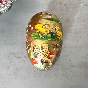 Stunning rare vintage Western Germany paper mache Easter egg candy container
